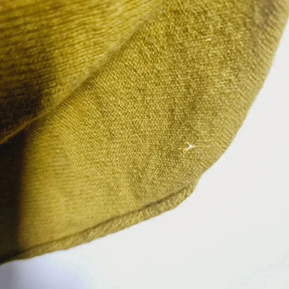 VINCE chartreuse mustard cashmere scoop neck sweater med - Picture 3 of 12